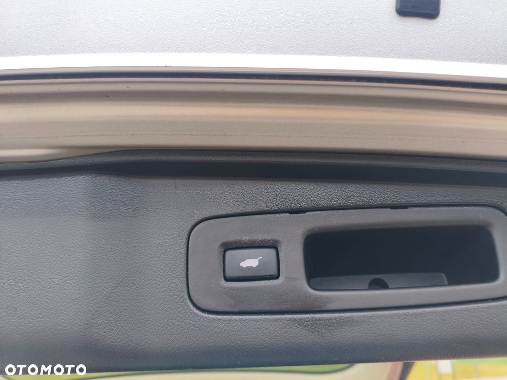 Honda CR-V 2.0i-VTEC 4WD Automatik Executive - 36