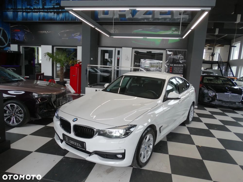 BMW Seria 3 318d Luxury Line - 33