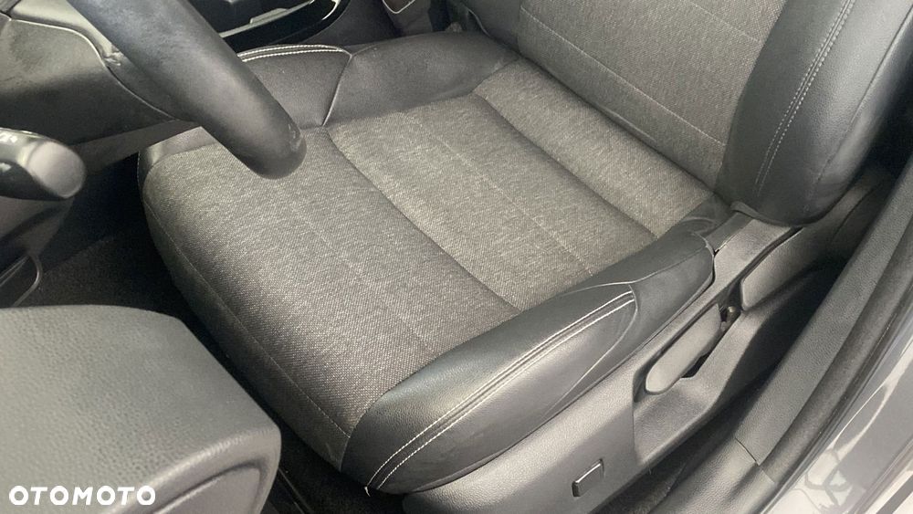 Toyota Corolla 1.8 Hybrid Style - 18