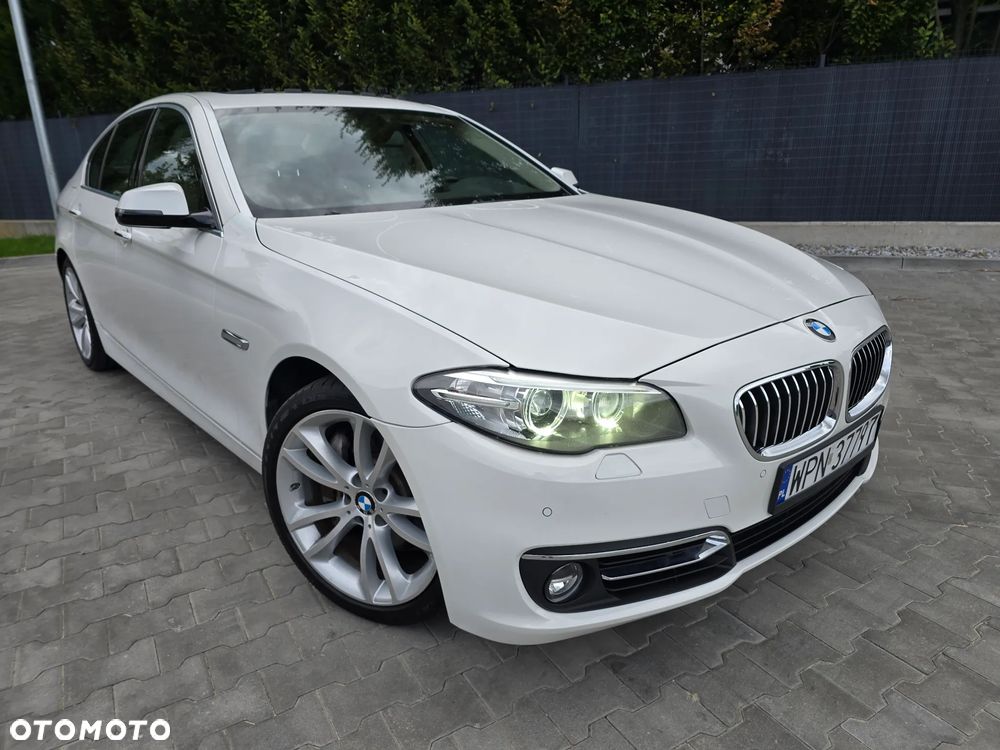 BMW Seria 5 535i xDrive Sport-Aut Luxury Line