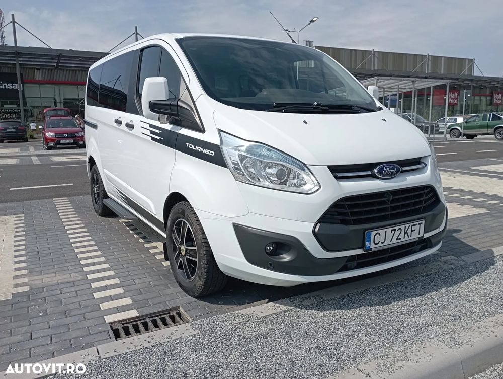 Ford Tourneo Custom - 2