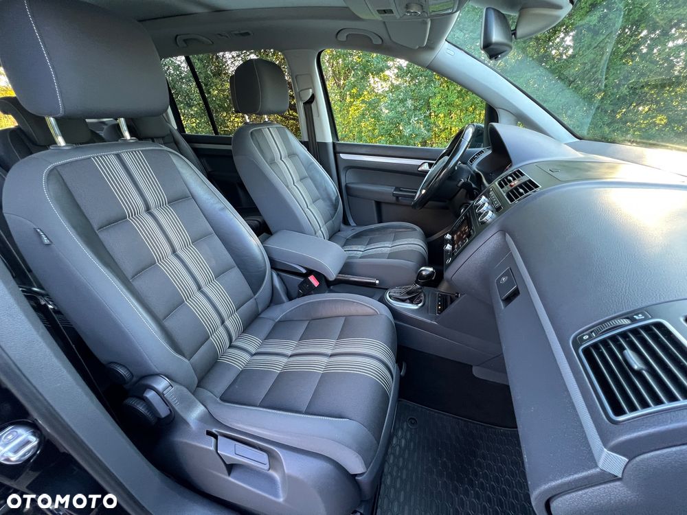 Volkswagen Touran 2.0 TDI DPF Highline Perfectline DSG - 15