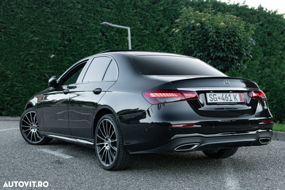 Mercedes-Benz E - 12