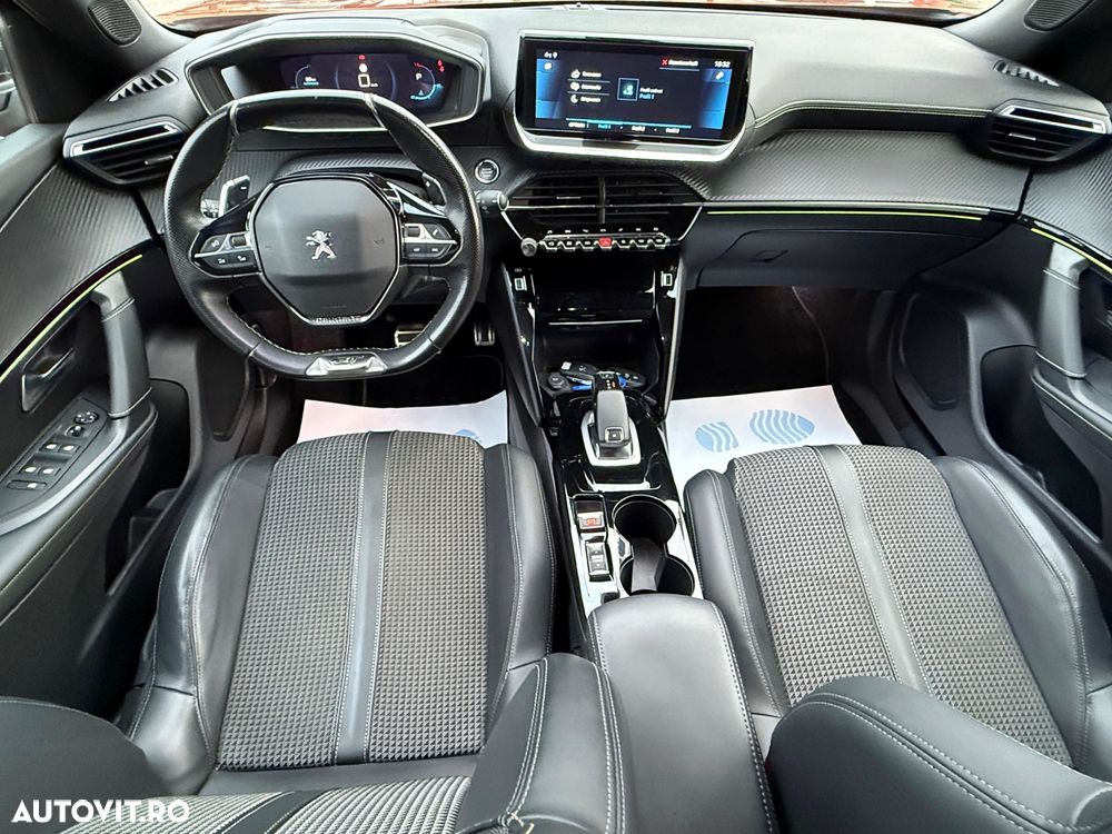 Peugeot 2008 PureTech 130 EAT8 GT Pack - 4