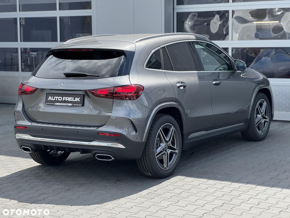 Mercedes-Benz GLA 200 AMG Line - 9