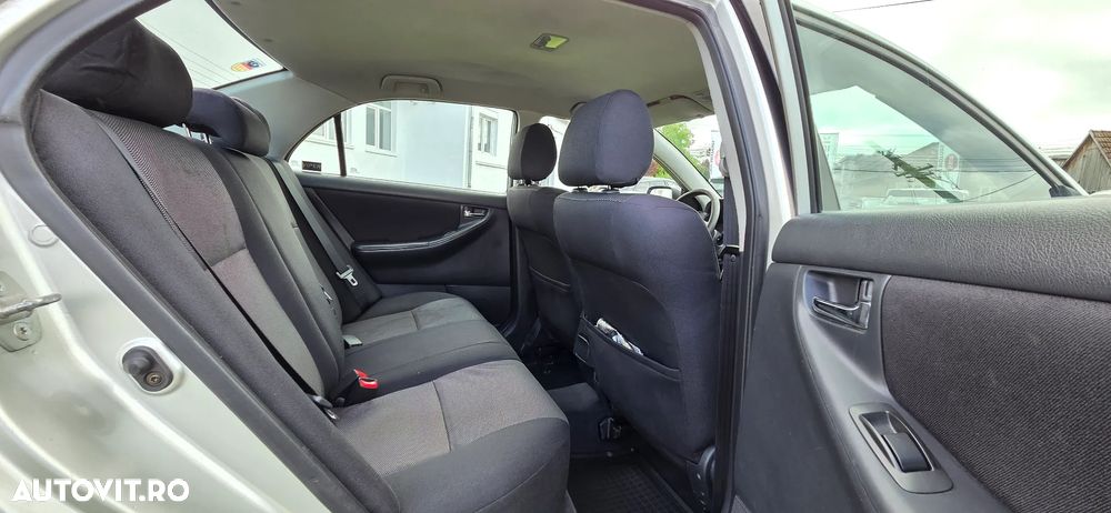 Toyota Corolla 1.6 Sdn. Xellence - 15