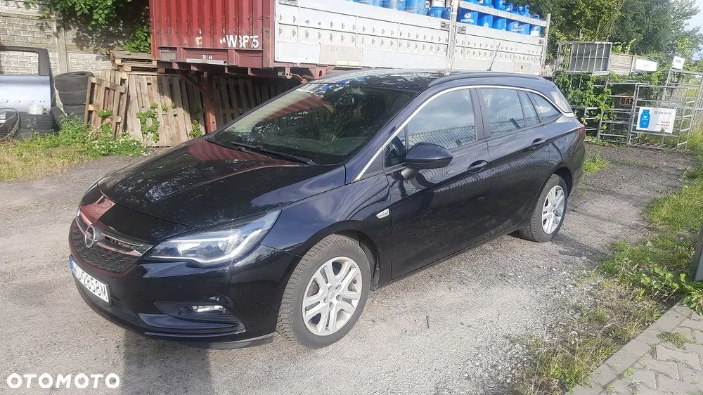Opel Astra 1.6 CDTI Dynamic S&S - 2