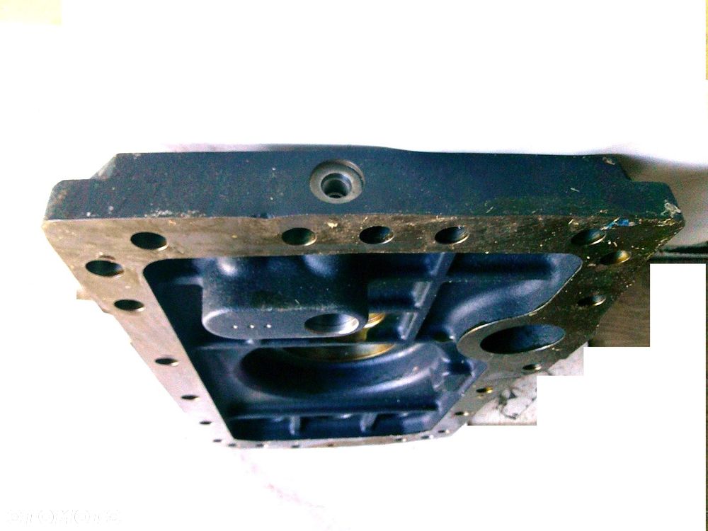 Pokrywa skrzyni biegów Case , New Hollad steyer t7060 - 6