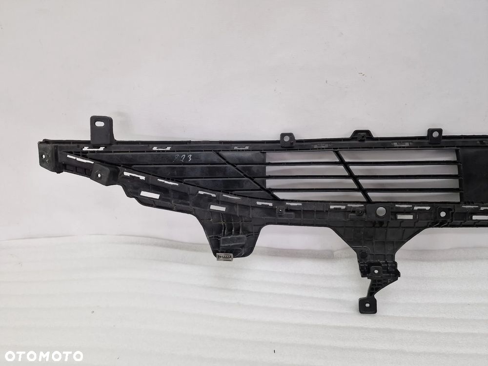 HYUNDAI TUCSON IV 20- KRATKA ŚRODKOWA ZDERZAKA PRZEDNIEGO PRZÓD POD RADAR , NR 86531-N7010 , NR AUKCJI KR437 - 10