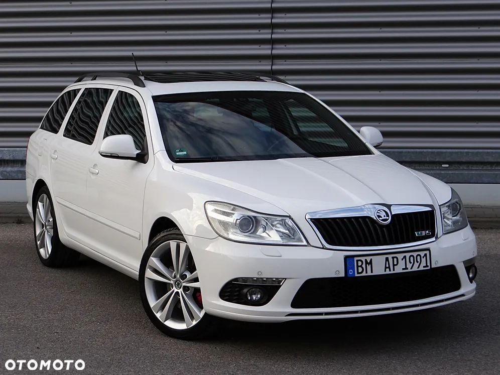 Skoda Octavia 2.0 TDI CR DPF DSG RS - 10