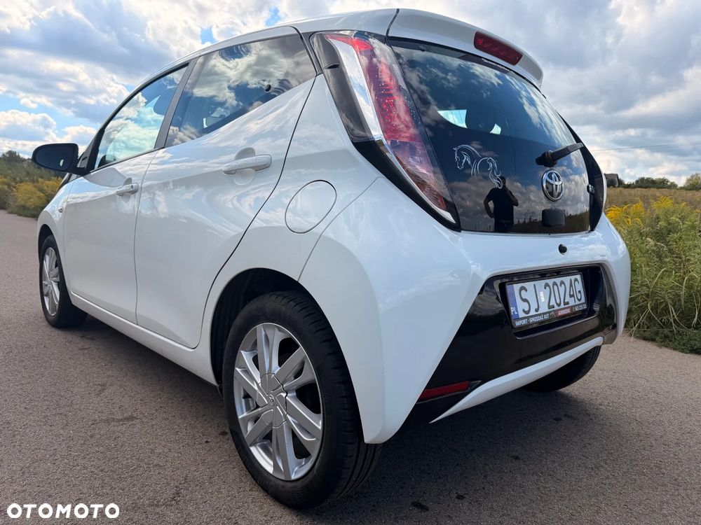 Toyota Aygo x-clusiv - 8