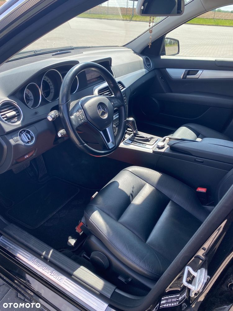 Mercedes-Benz Klasa C 300 CDI DPF 4Matic (BlueEFFICIENCY) 7G-TRONIC Avantgarde - 10