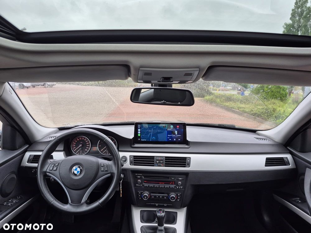 BMW Seria 3 318i - 11