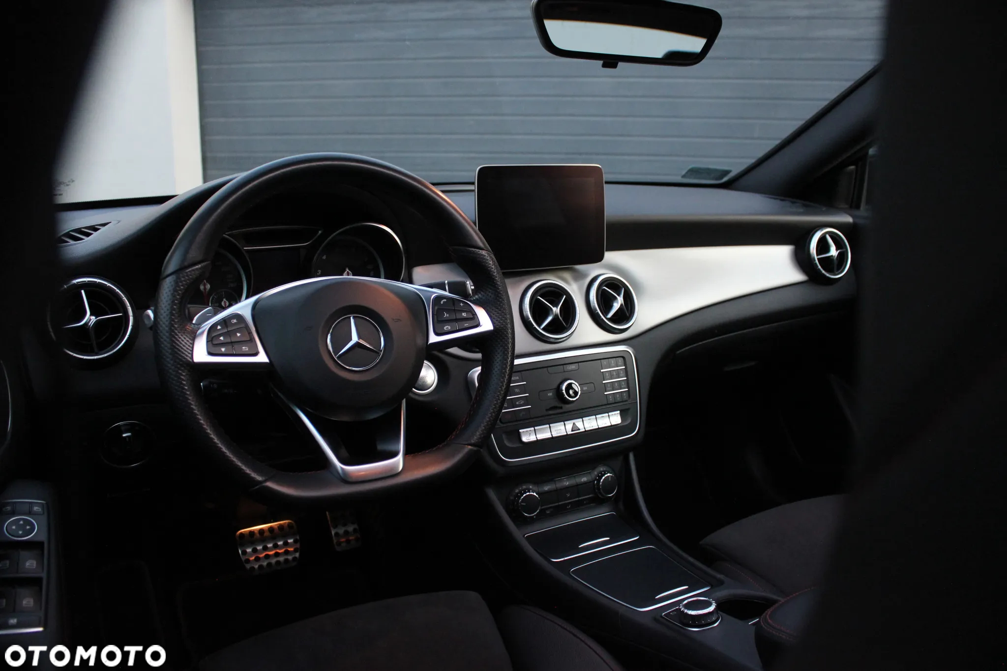 Mercedes-Benz CLA 200 7G-DCT AMG Line - 17