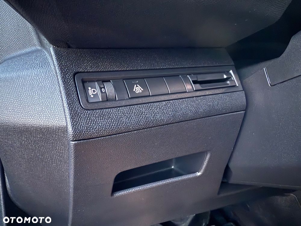 Peugeot 5008 1.5 BlueHDI Allure S&S - 21