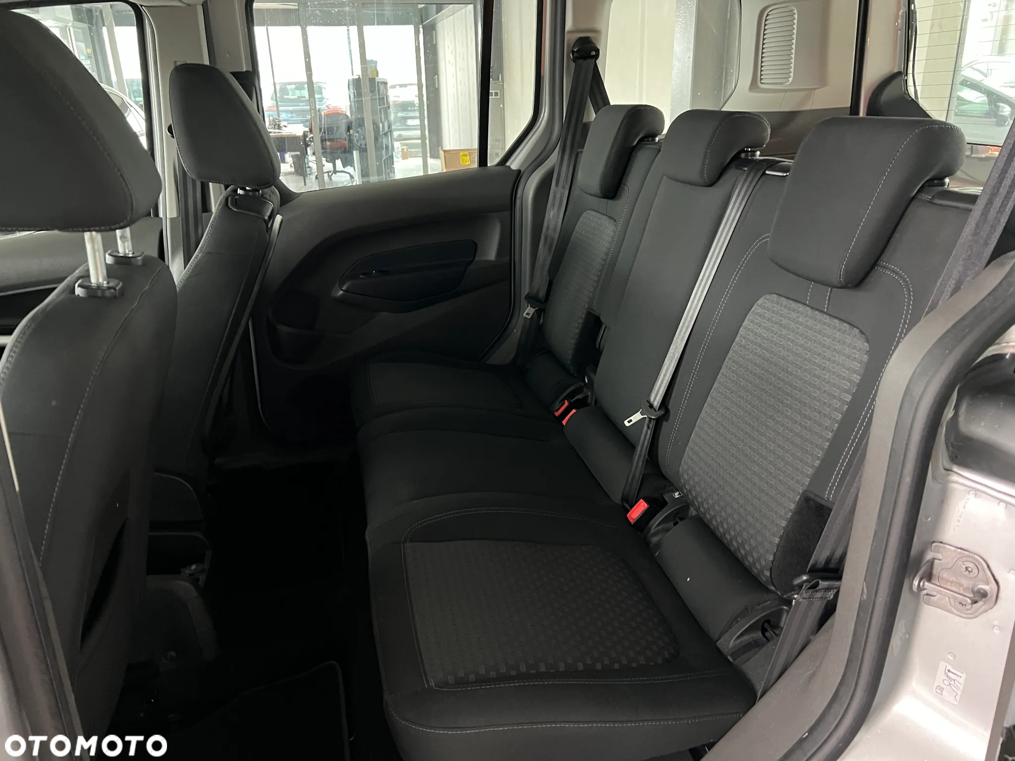 Ford Transit Connect - 34
