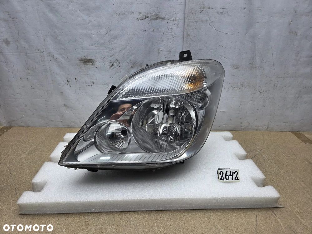 Mercedes Sprinter W906 A9068200161 lampa lewy lewa przód przednia - 1