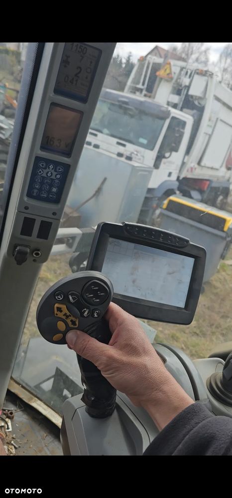 New Holland T8.330 bogata wersja GPs, przedni TUZ/ wom , pneumatyka - 13