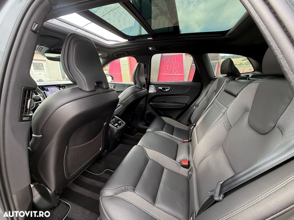 Volvo XC 60 D5 AWD Geartronic RDesign - 12