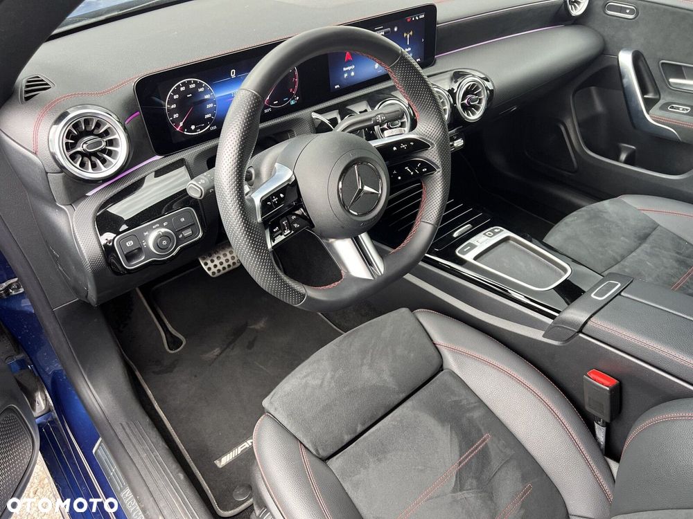 Mercedes-Benz CLA - 10