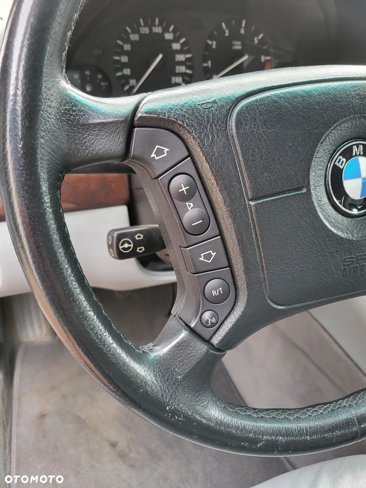 BMW Seria 7 740iL - 29