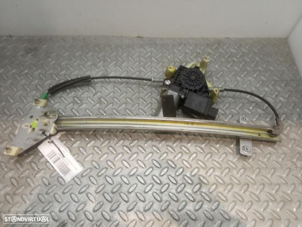 ELEVADOR DE VIDRO FRONTAL DIREITO MITSUBISHI SPACE STAR LIMUSINA 1999 - 3