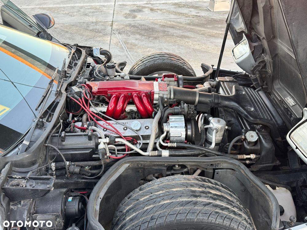 Chevrolet Corvette - 22