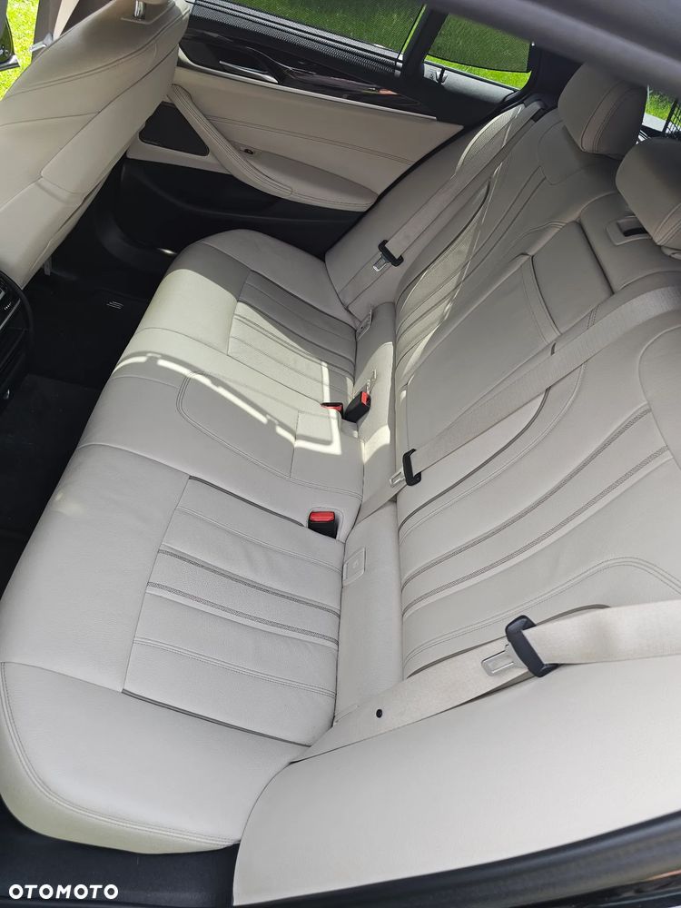 BMW Seria 5 540i xDrive M Sport sport - 37