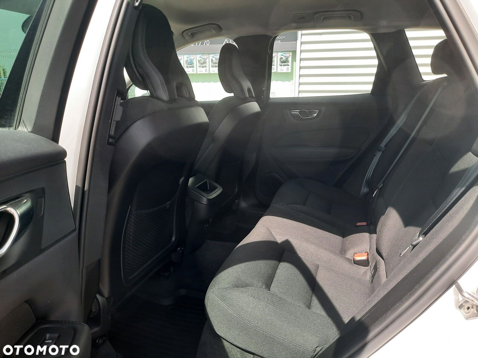 Volvo XC 60 B4 B Momentum - 23