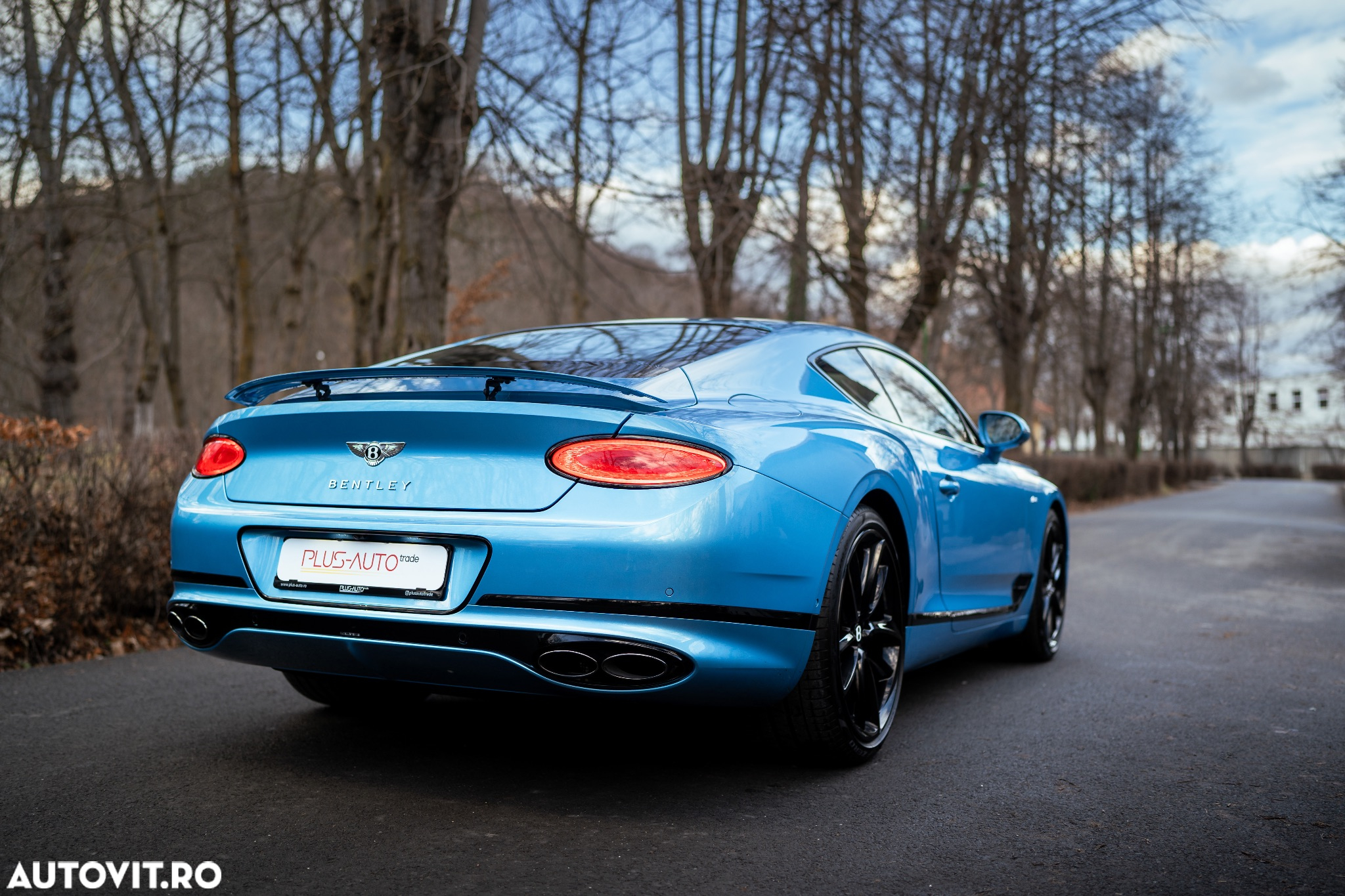 Bentley Continental New GT V8 Azure - 11