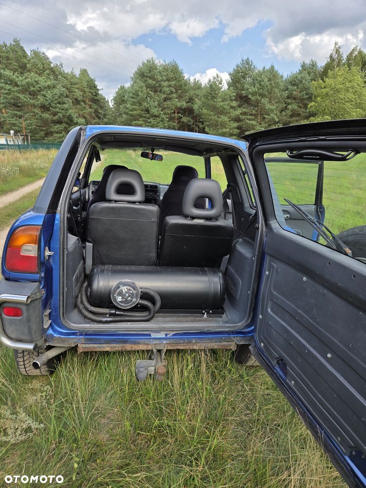 Toyota RAV4 - 5