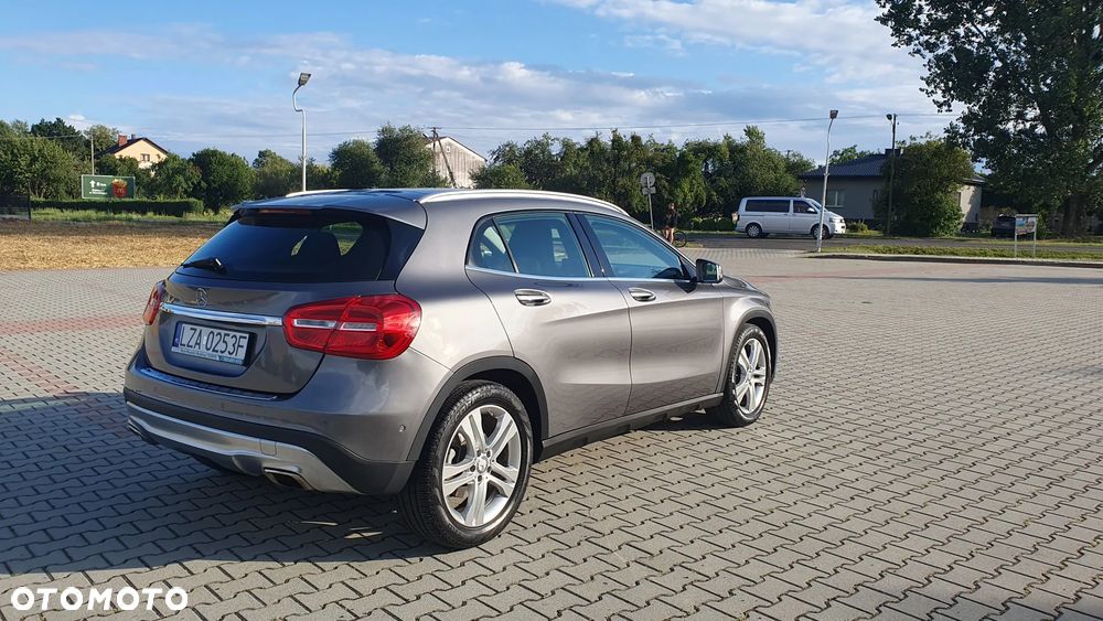 Mercedes-Benz GLA 180 UrbanStyle Edition - 13