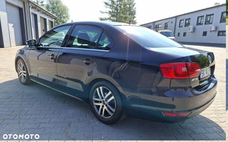 Volkswagen Jetta 1.6 TDI Highline - 2