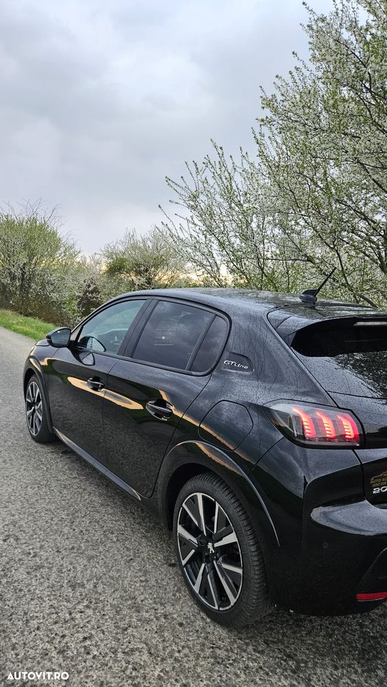 Peugeot 208 1.2 L PureTech STT EAT8 GT Line - 16