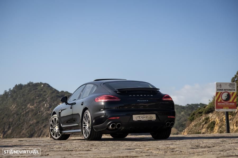 Porsche Panamera 4 Edition PDK - 13