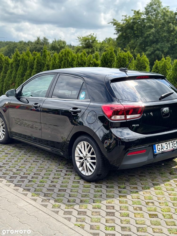 Kia Rio 1.4 L - 7