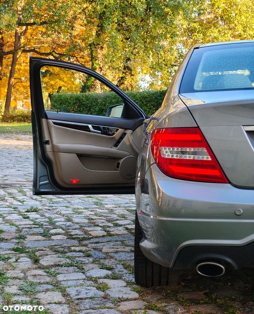 Mercedes-Benz Klasa C 350 4Matic (BlueEFFICIENCY) 7G-TRONIC Avantgarde - 9
