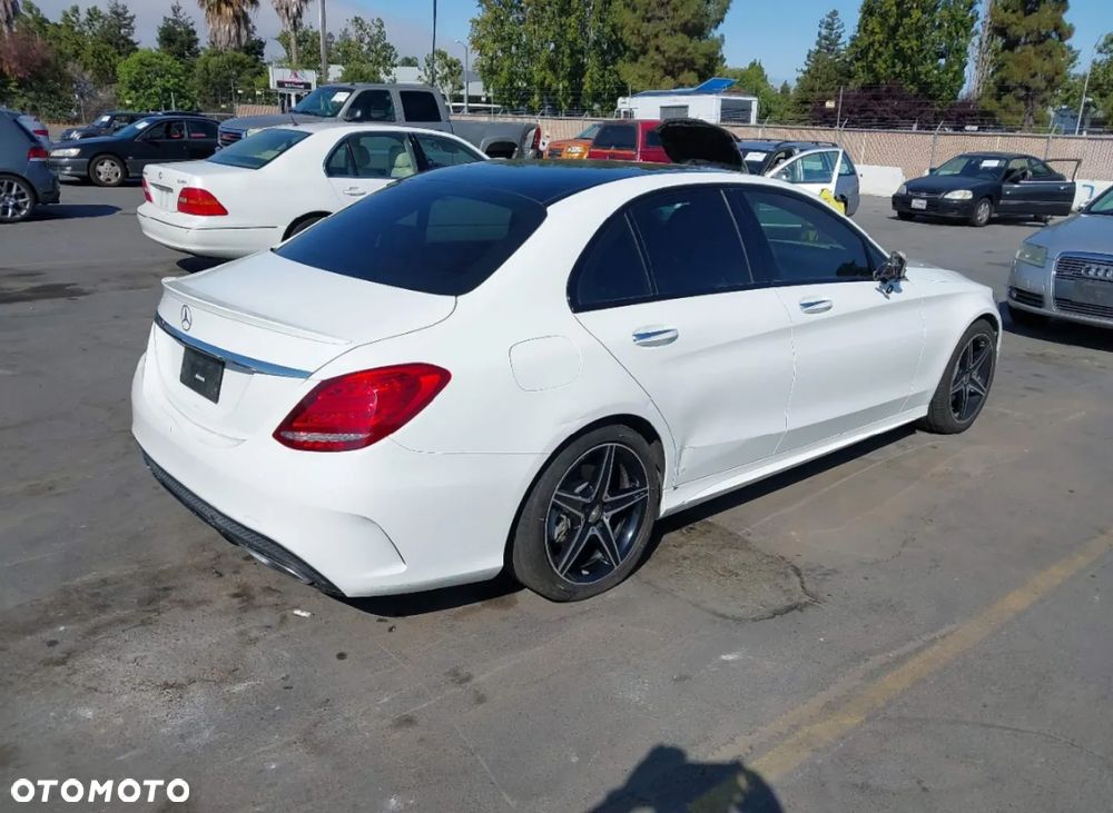 Mercedes-Benz Klasa C 300 9G-TRONIC AMG Line - 7