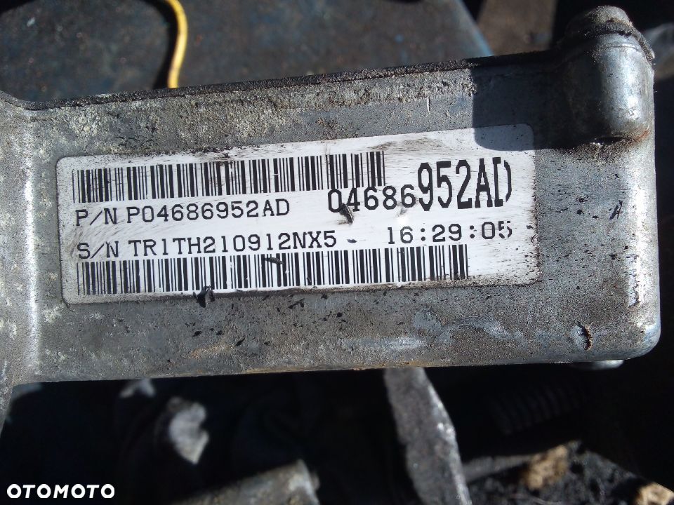 Chrysler 2,4 komputer sterownik   04686952AD - 2