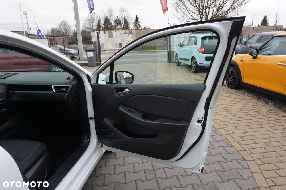Renault Clio TCe 100 BUSINESS EDITION - 24