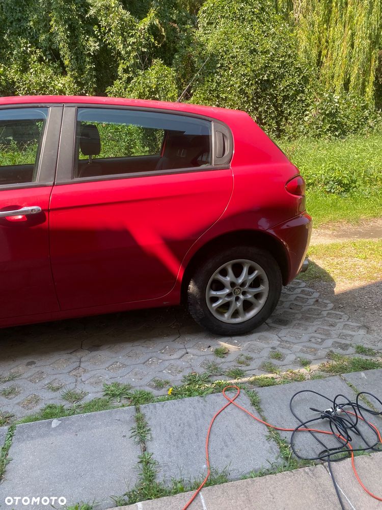 Alfa Romeo 147 1.9 JTDM 8V - 8