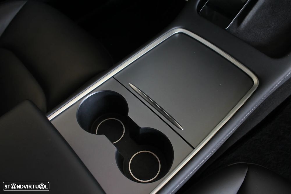 Tesla Model Y Long Range Dual Motor AWD - 46