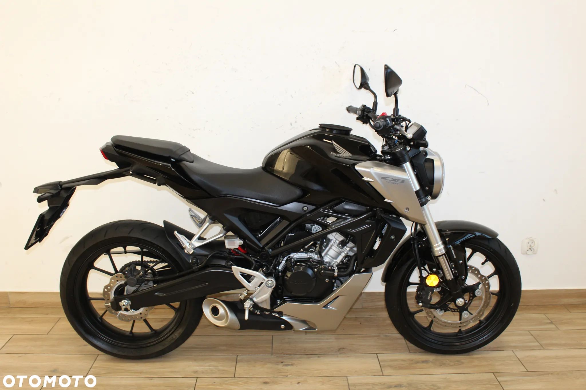 Honda CB - 1