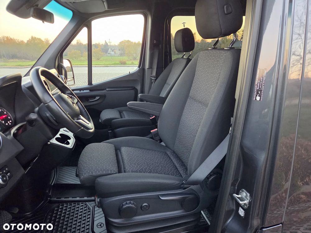 Mercedes-Benz Sprinter - 22