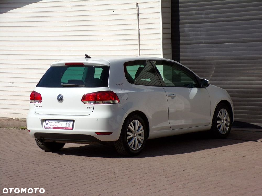 Volkswagen Golf - 6