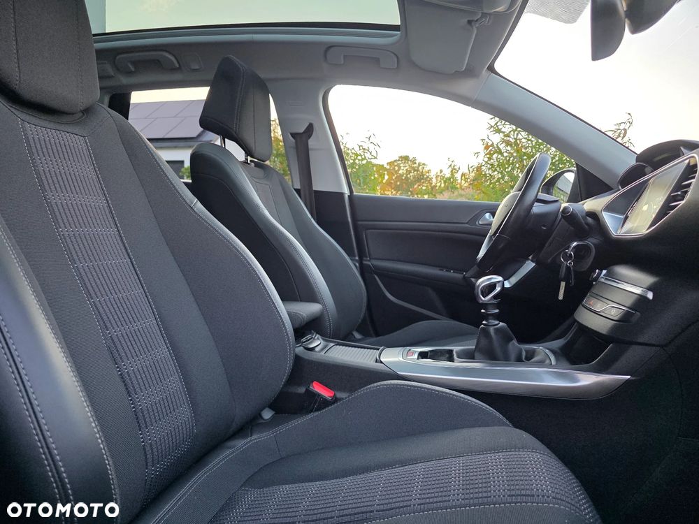 Peugeot 308 1.6 BlueHDi Allure S&S - 27