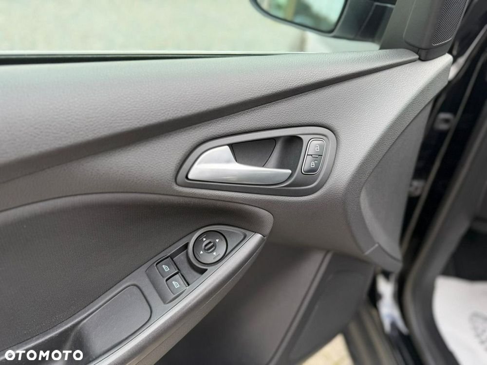 Ford Focus - 33