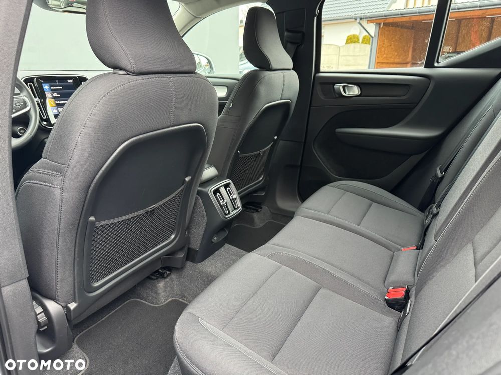 Volvo XC 40 T3 Momentum Pro - 29