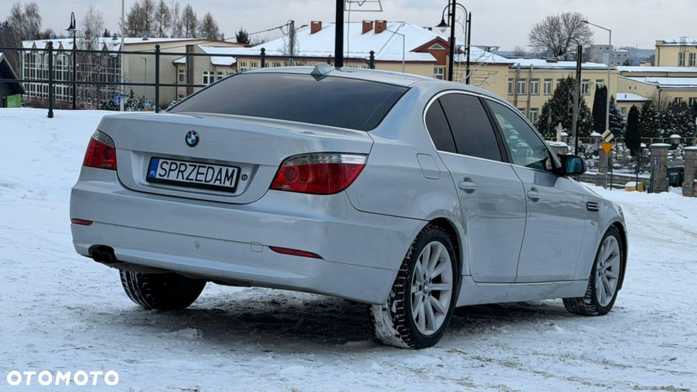 BMW Seria 5 523i - 24