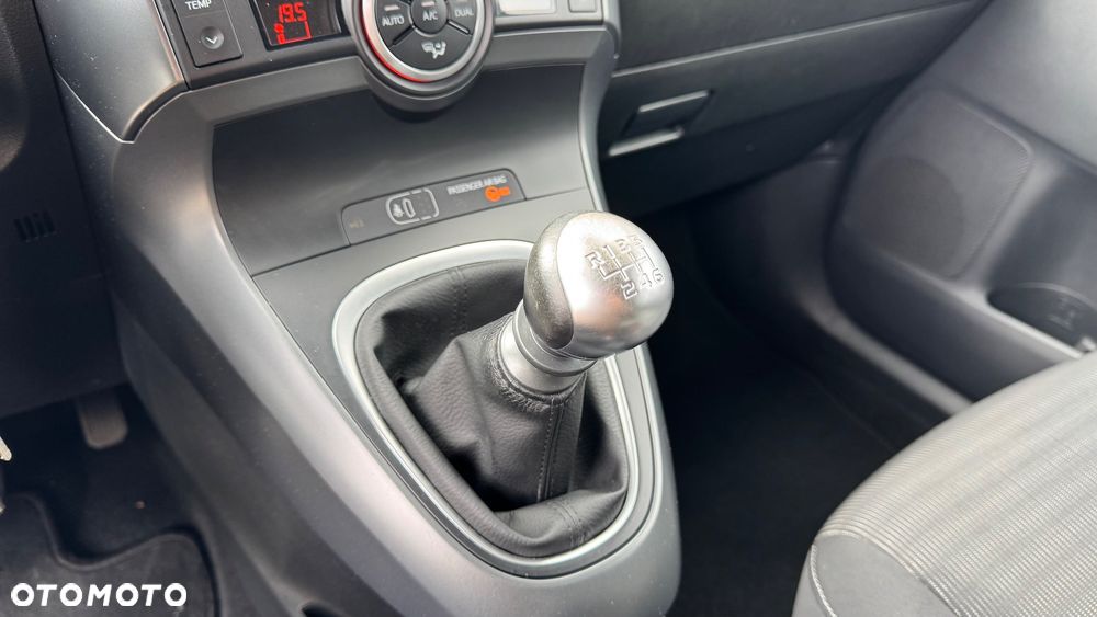 Toyota Verso 1.8 7-Sitzer Executive - 39